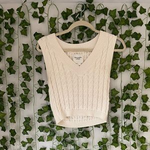 Abercrombie White Sweater Vest